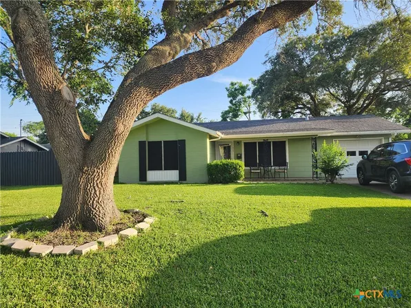 413 Fairmont Dr, Port Lavaca, TX 77979