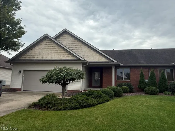 1154 Pine Bluff Dr NE, New Philadelphia, OH 44663