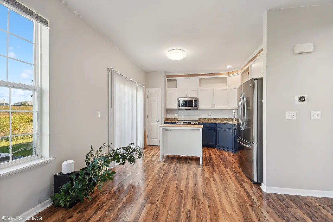 3 bed, 1673 sqft, $2,575 — Photo 4