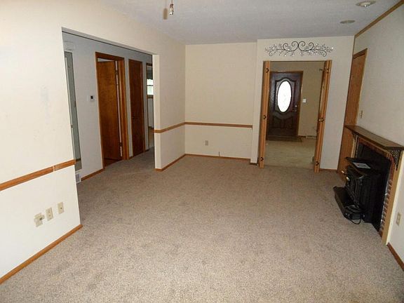 3rd image of 6121 W Plainfield Ave