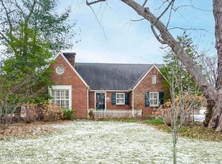 4015 Saint Ives Ct, Norbourne Estates, KY 40207