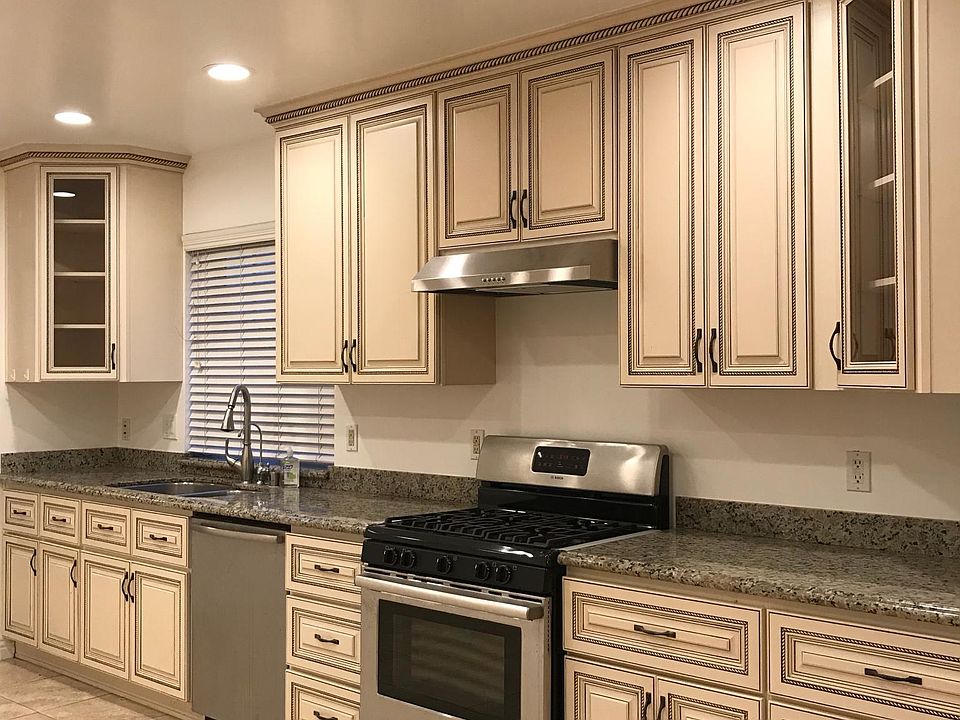 1st image of 8010 Blackburn Ave