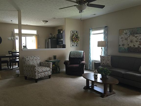 3rd image of 2715 Bond Dr