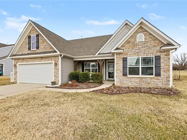 112 Boling Springs Ct, Whitsett, NC 27377