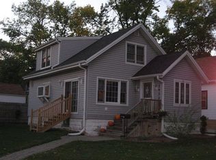 1433 S 93rd St, West Allis, WI 53214