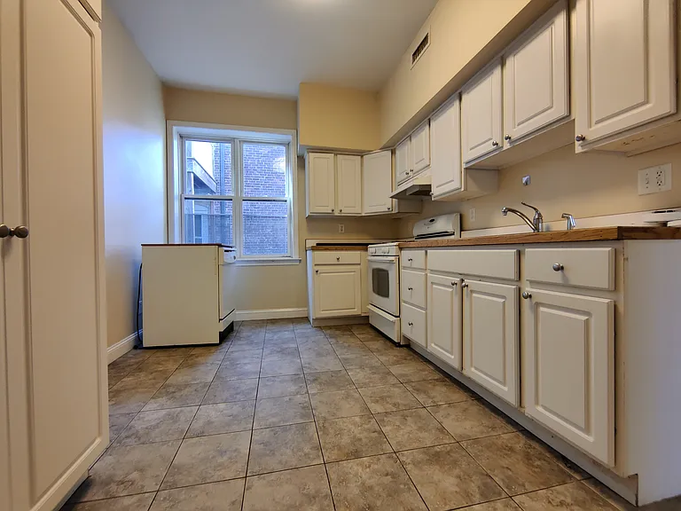 49 Saint Marys St #3 — Photo 11