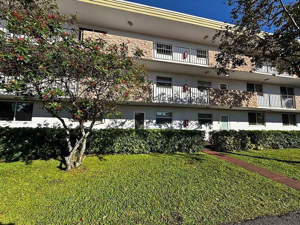 1st image of 6005 Del Lago Circle #105