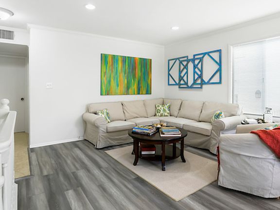 4th image of 11849 Mayfield Ave APT 102