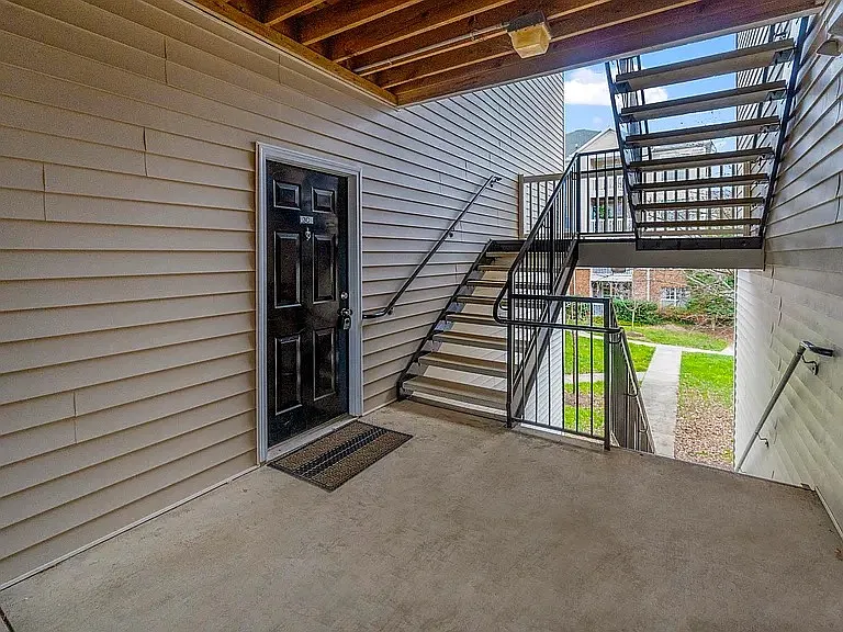 320 Riverbend Dr #3C — Photo 5
