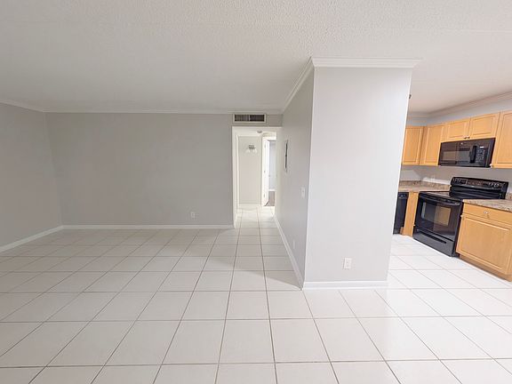 4th image of 318 Southwind Dr APT 26