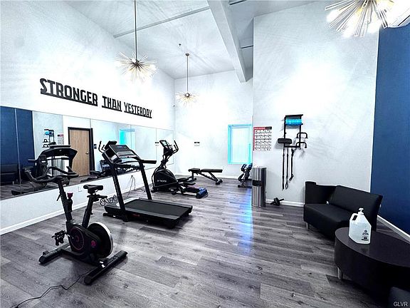 5th image of 810 Monocacy St #303