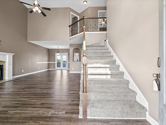 3rd image of 1892 Apache Way