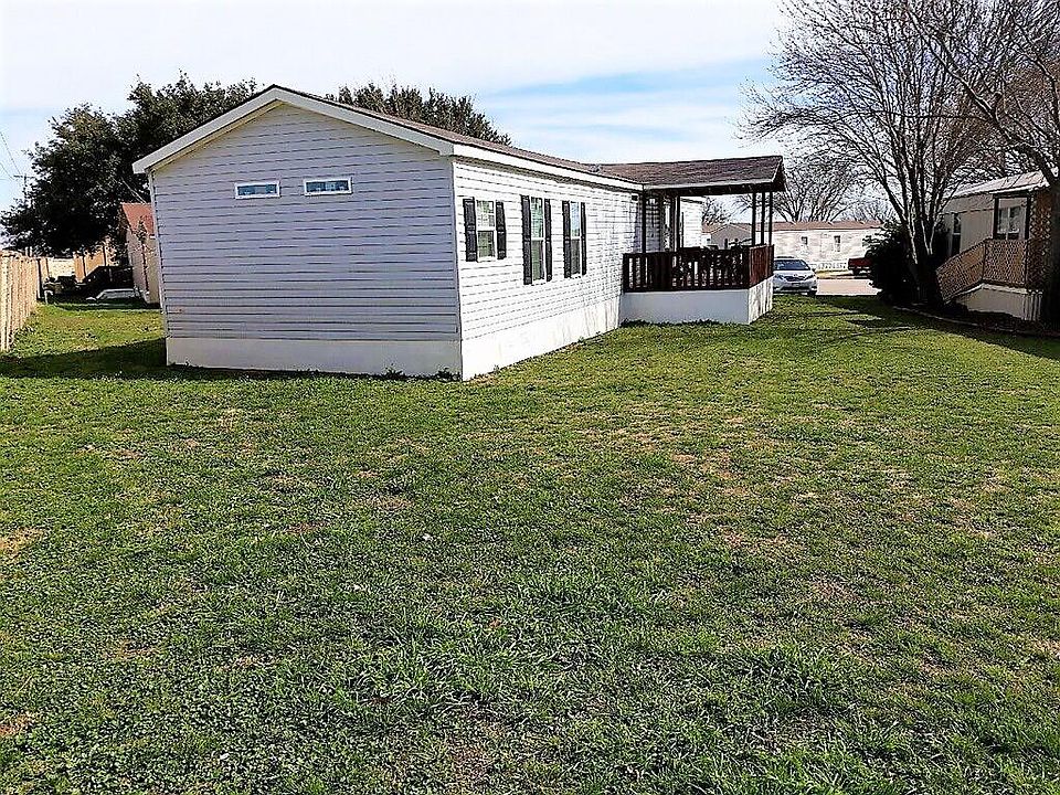 1st image of 809 Twin Parks Ct