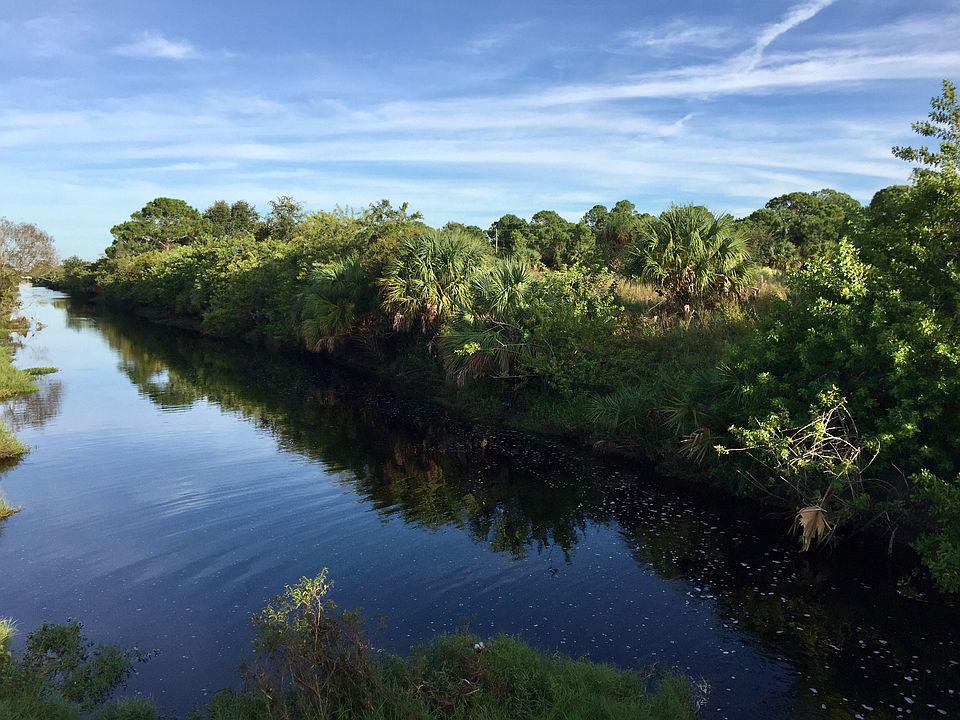 Waterview / back of the lot