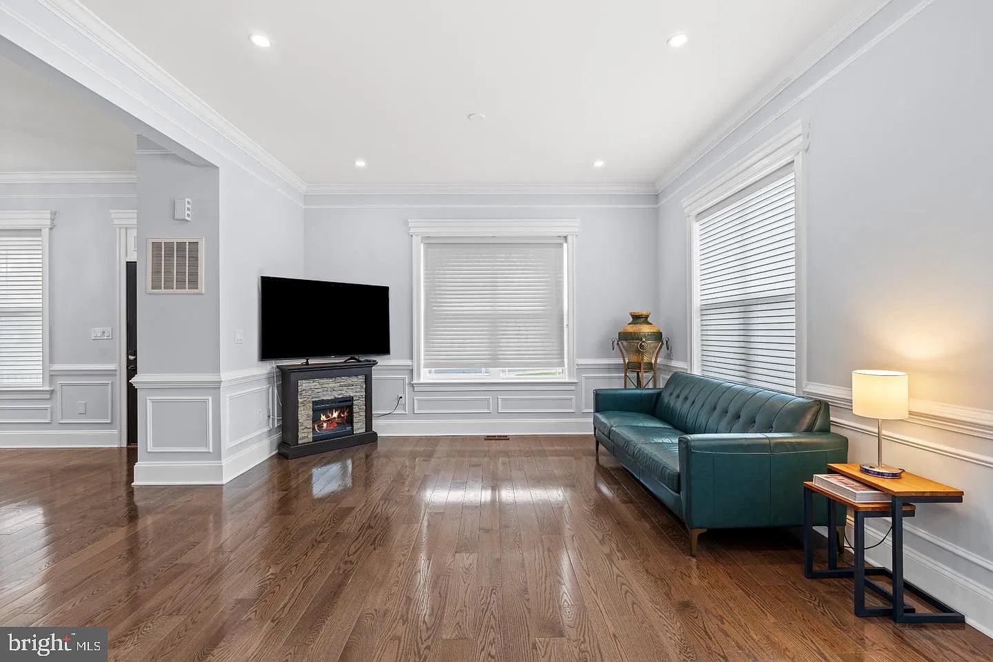 6 bed, 6.5 bath, 2968 sqft, $7,500 — Photo 3