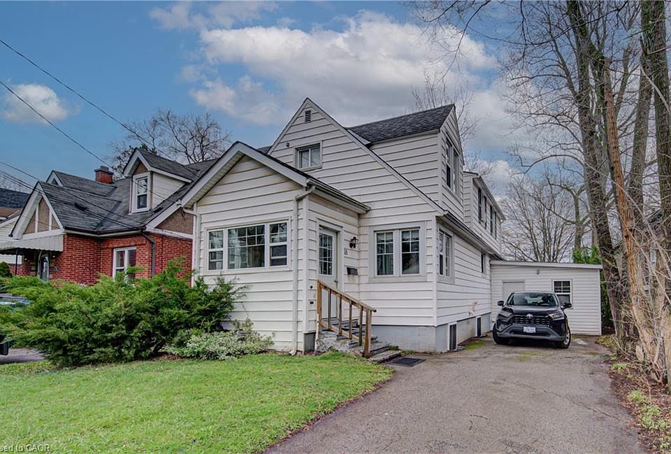 1st image of 18 Norfolk St N