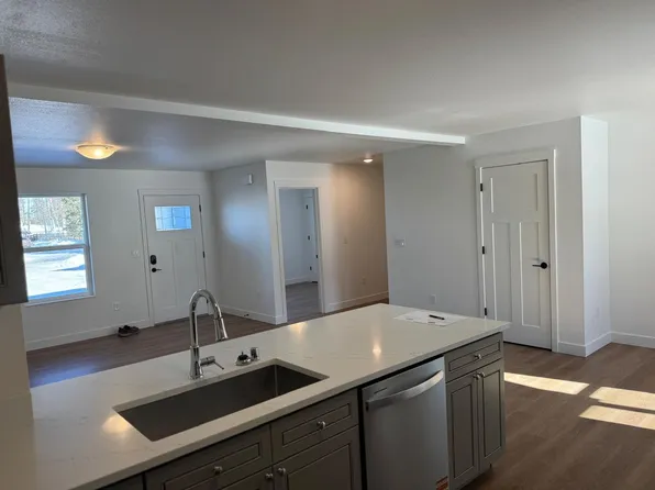 16840 Park Place St, Eagle River, AK