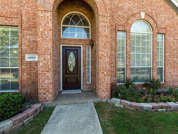 2nd image of 6909 Marigold Ct