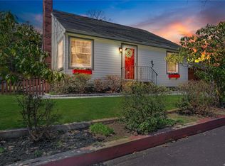 34 Solitaire Rd, Rocky Point, NY 11778