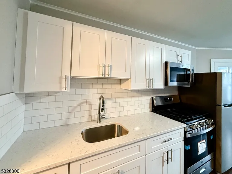 672 Mount Hope Ave #2 — Photo 6