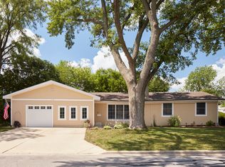 212 Yuma Ln, Carol Stream, IL 60188