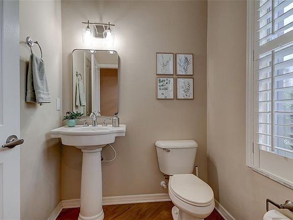 3rd image of 11556 Fountainhead Dr