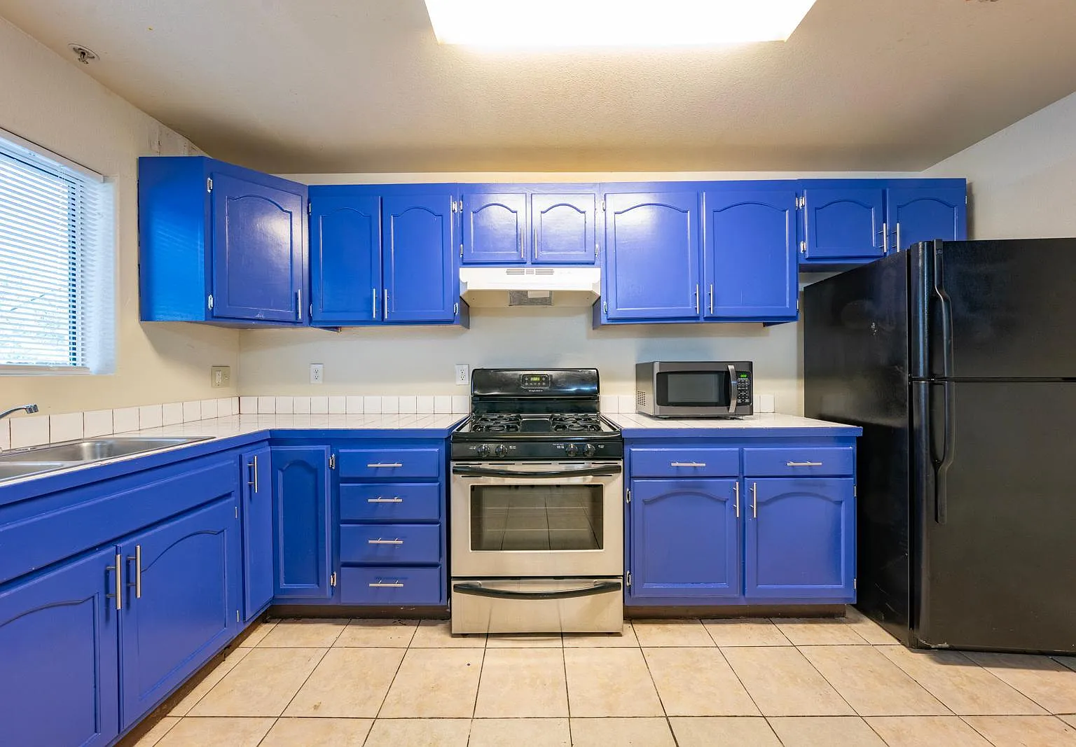 4 bed, 1800 sqft, $3,500 — Photo 1