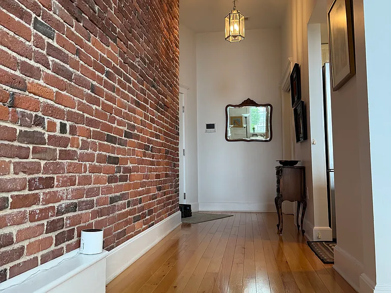52 Sanborn St #206 — Photo 10