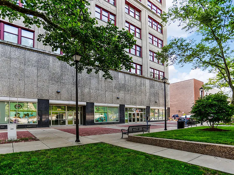 1025 Market St — Photo 5
