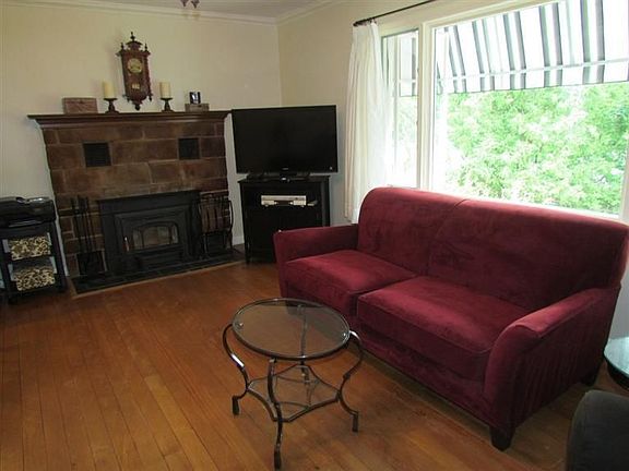3rd image of 708 Collegewood Dr