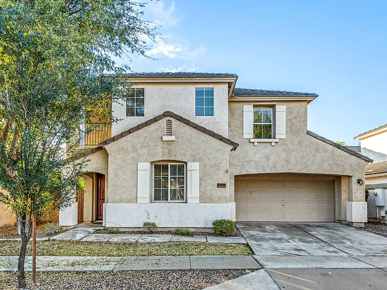 4311 E Carla Vista Dr — Photo 2