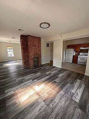 1st image of 17 Scribner Ave #2