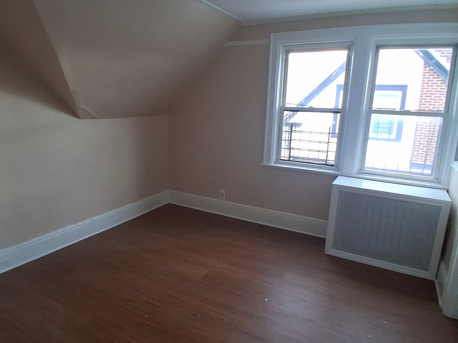 20 Beekman Ave — Photo 4