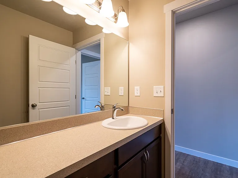 519 N Forest St — Photo 16