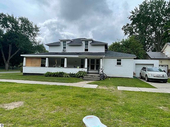 2nd image of 125 Cedar Ave