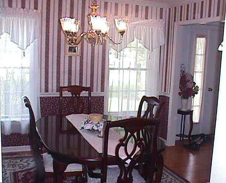 3rd image of 405 JESSAMINE Lane