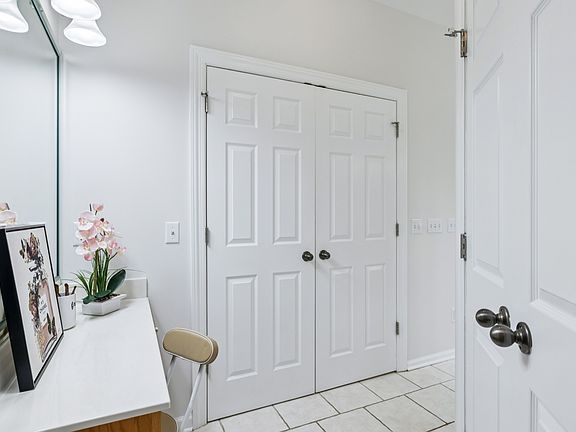 36th image of 4024 Williamsport Pike