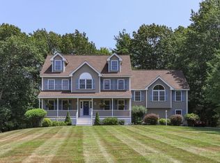 100 Adams St, Dunstable, MA 01827