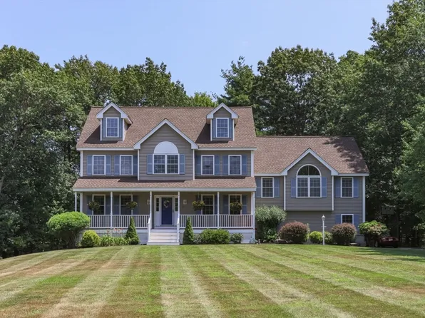 100 Adams St, Dunstable, MA 01827