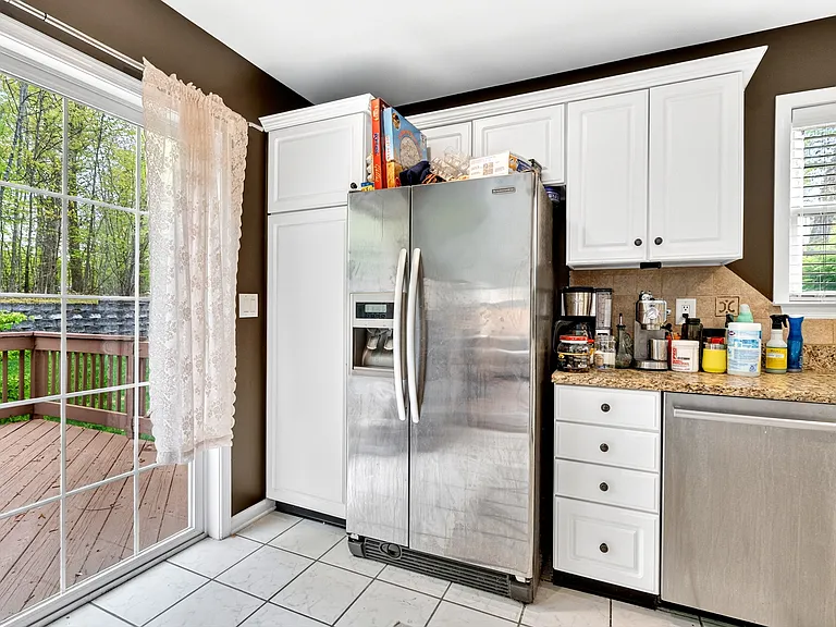 554 Adirondack Ct — Photo 36