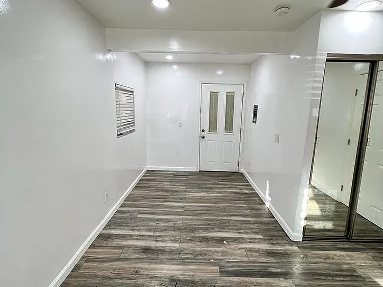 1328 E 21st St — Photo 5