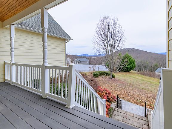 5th image of 120 Spring Ridge Ln