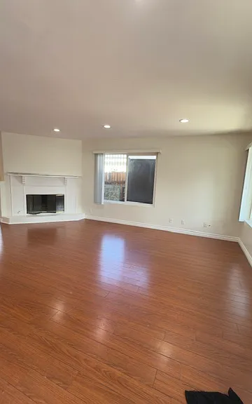 717 W Milford St #101 — Photo 6