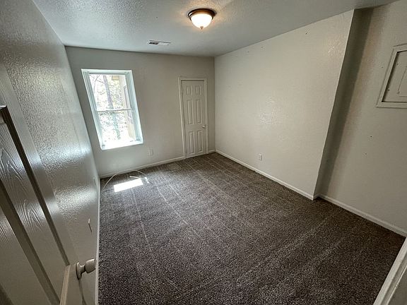 5th image of 301 E Kansas St #303