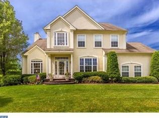 7 Ridgeview Rd, Delran, NJ 08075