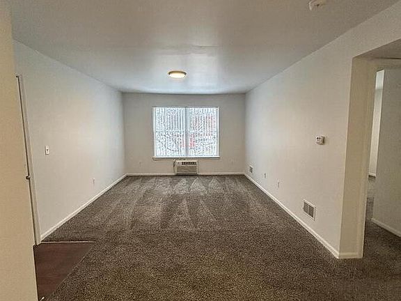 4th image of 721 Green Rd APT 233
