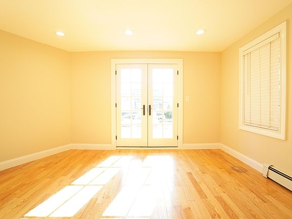 2nd image of 131 Main St #1A