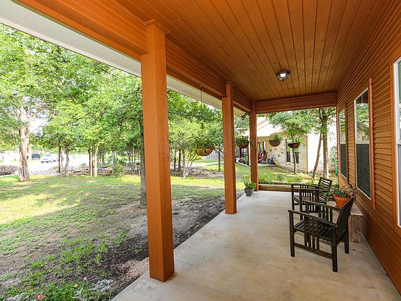 3rd image of 808 Woodland Park Dr
