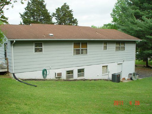 5th image of 8908 Carlton Cir