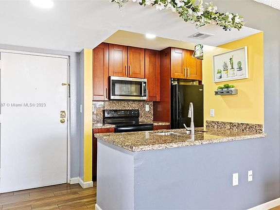 4th image of 6955 NW 186th St APT F507